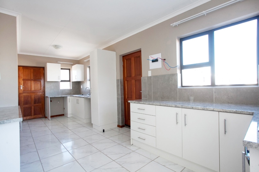 To Let 3 Bedroom Property for Rent in Parsonsvlei Eastern Cape